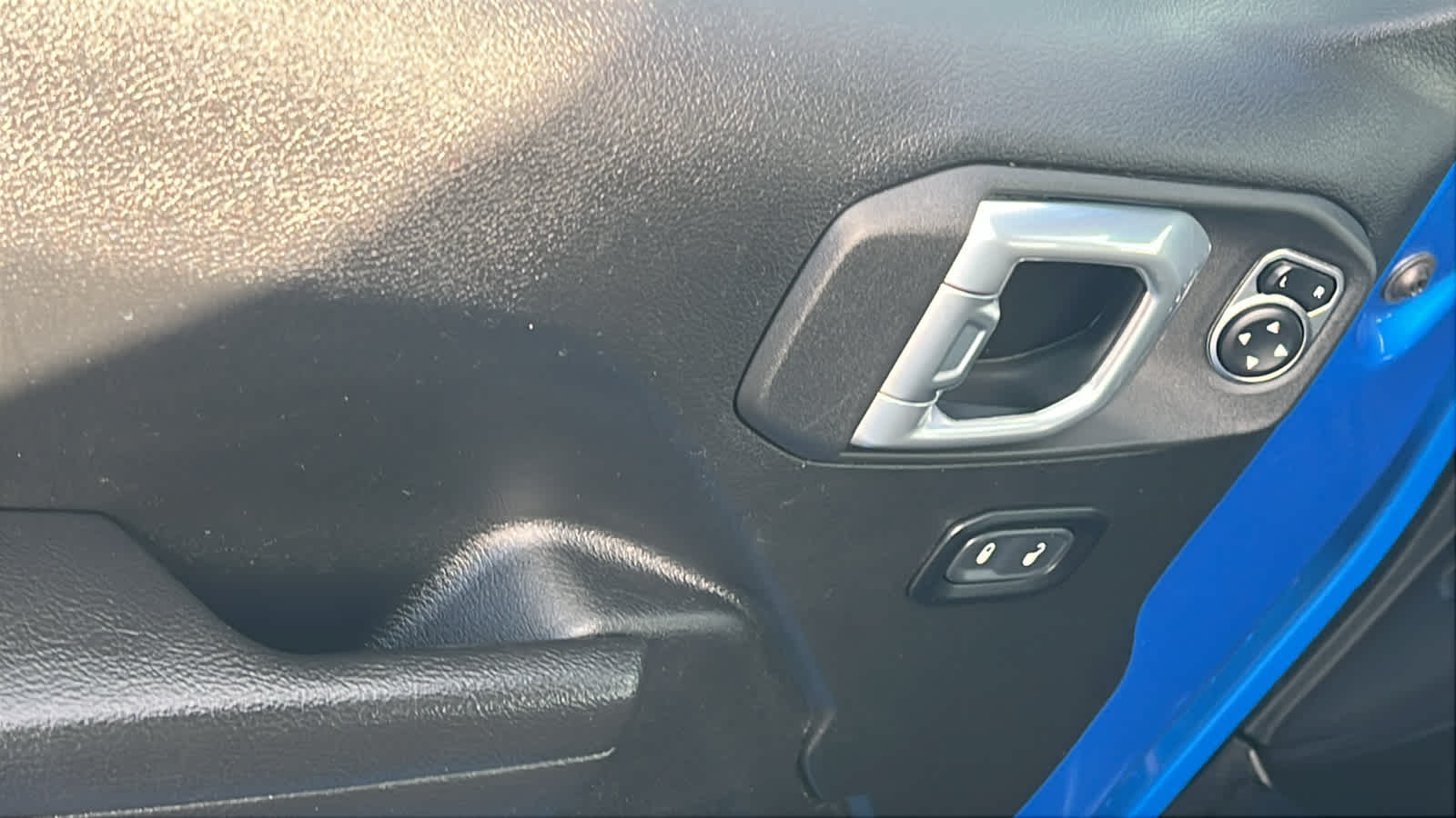 Thumbnail: 2023 Jeep Wrangler - 22