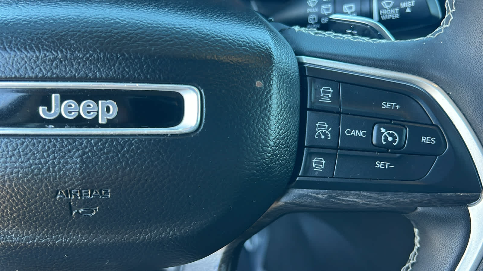 Thumbnail: 2023 Jeep Grand Cherokee - 20