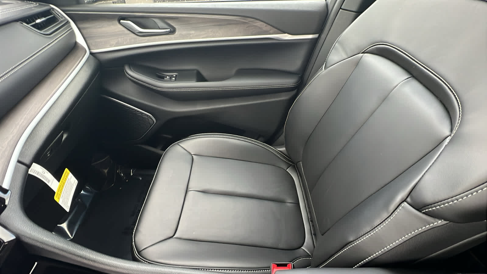 Thumbnail: 2026 Jeep Grand Cherokee - 12