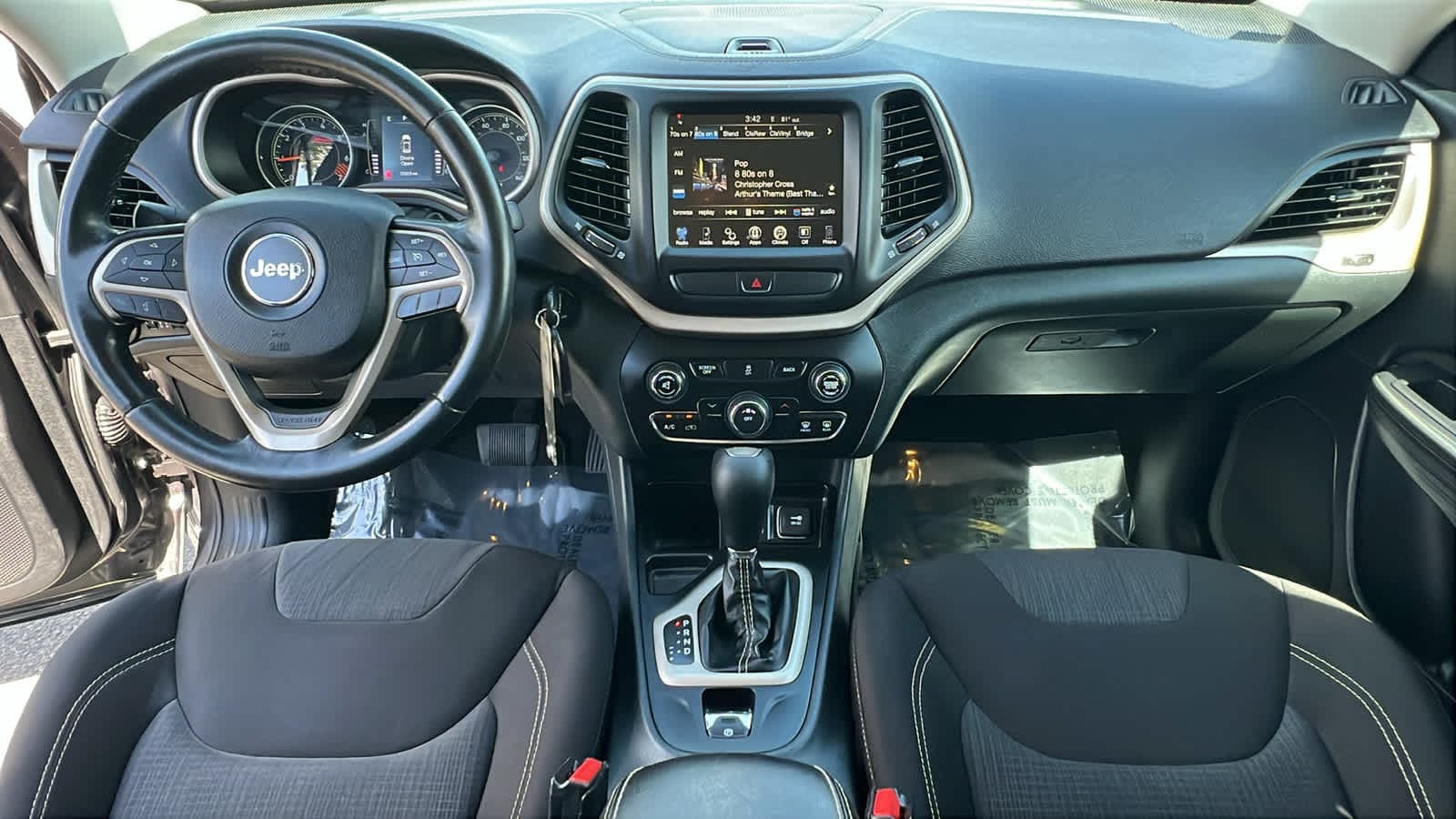 Thumbnail: 2015 Jeep Cherokee - 26