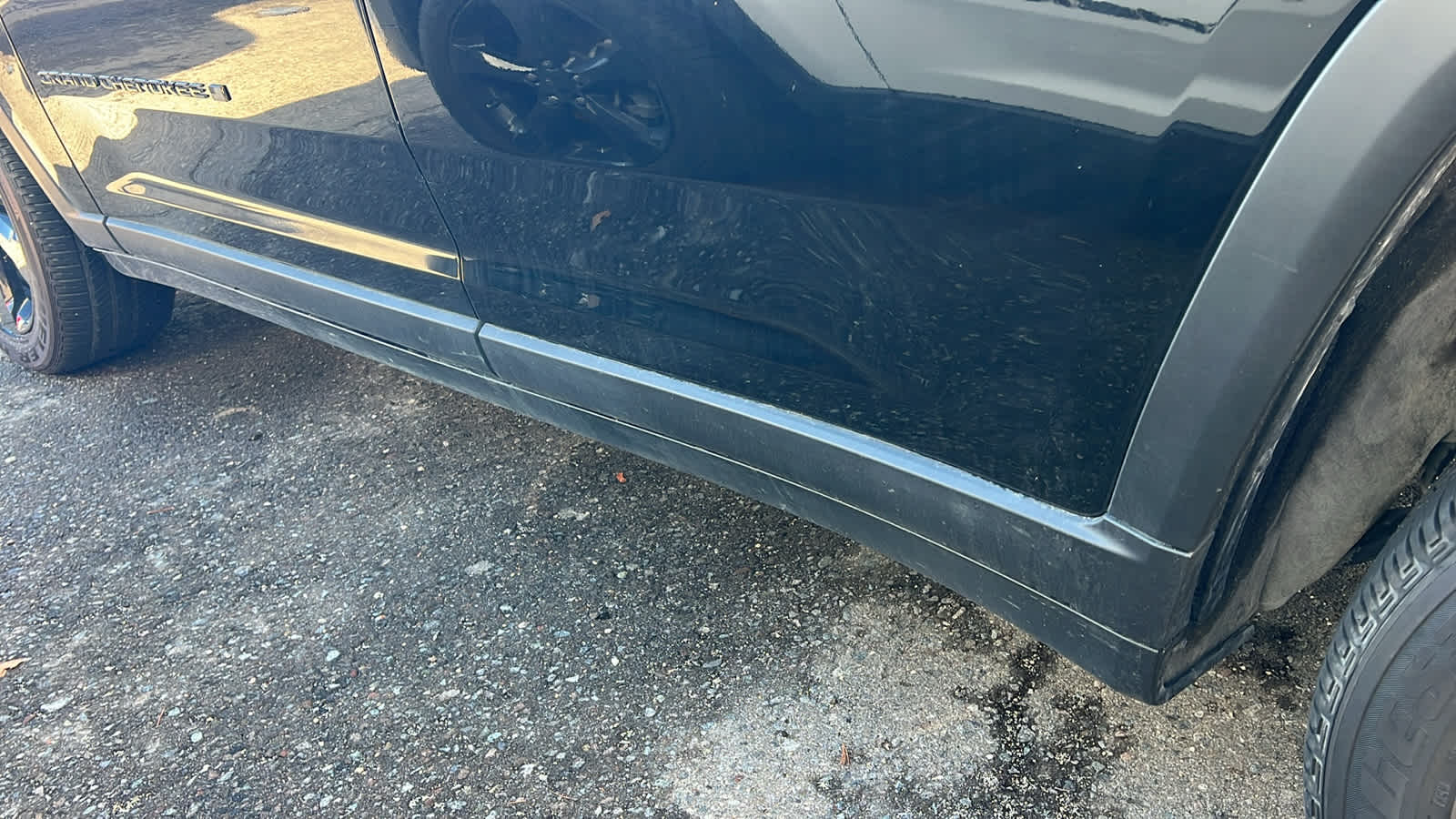 Thumbnail: 2023 Jeep Grand Cherokee - 10