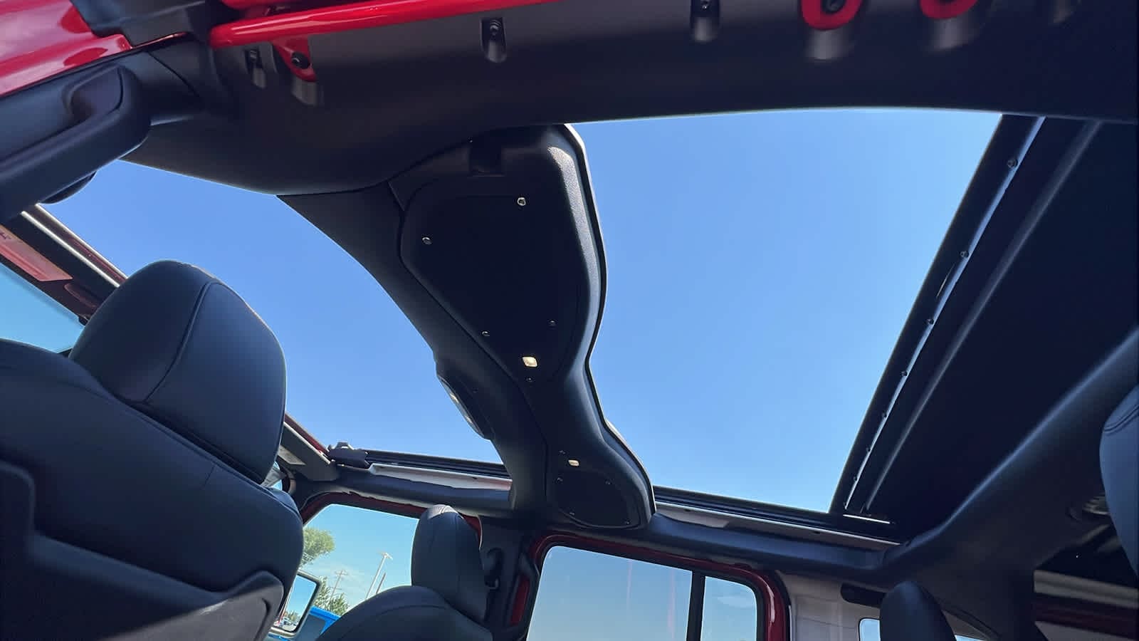 Thumbnail: 2025 Jeep Wrangler - 32