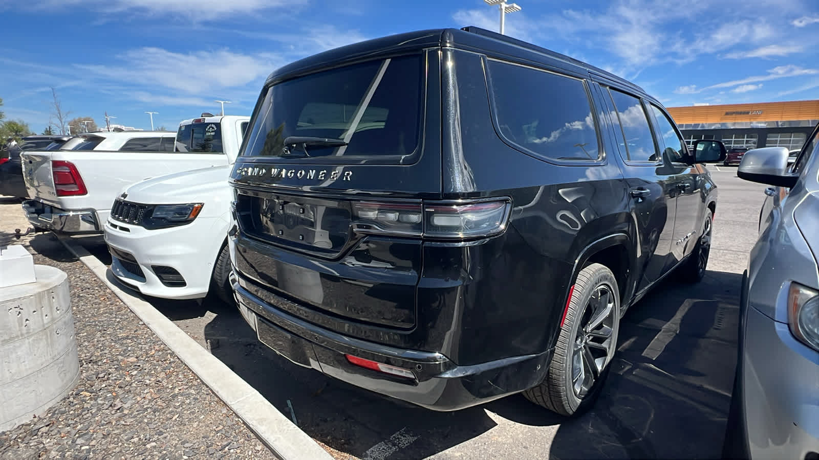 Thumbnail: 2024 Jeep Grand Wagoneer - 4