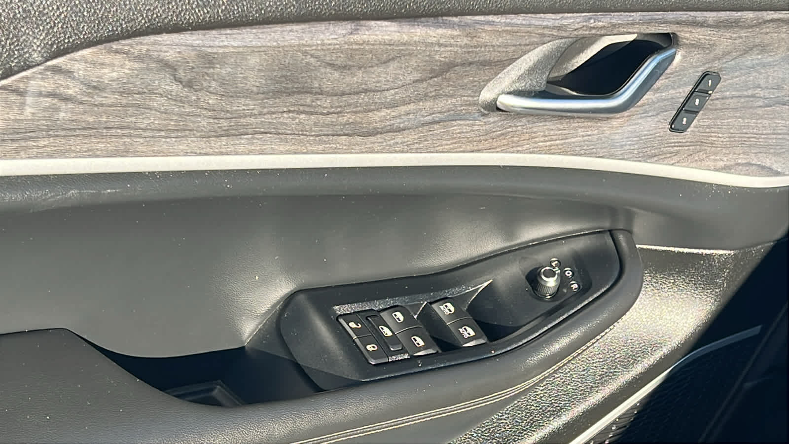 Thumbnail: 2013 Jeep Grand Cherokee - 22