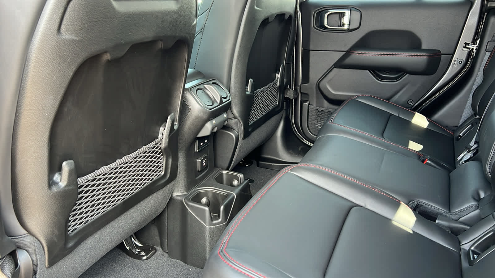 Thumbnail: 2025 Jeep Gladiator - 24