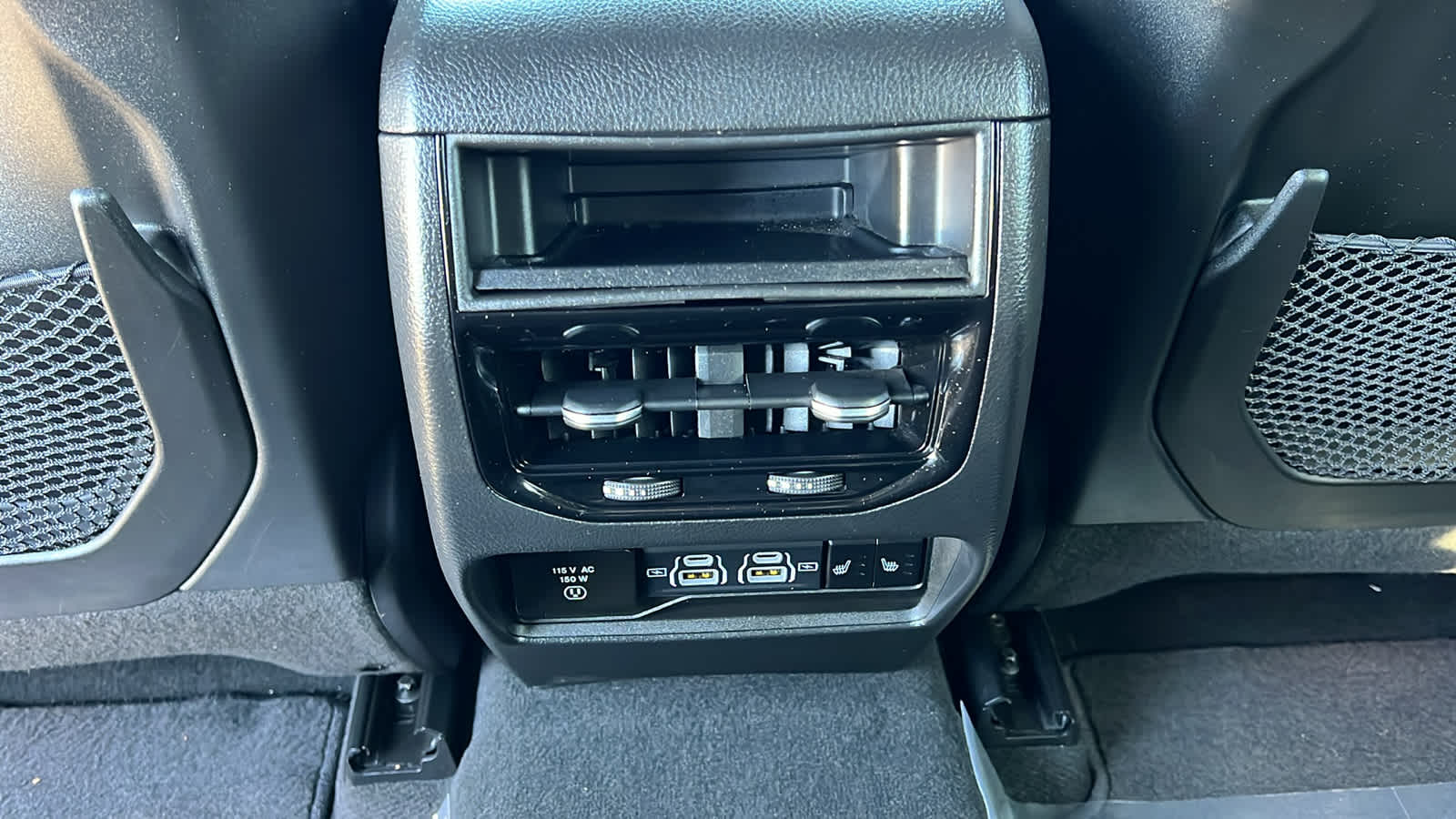 Thumbnail: 2022 Jeep Grand Cherokee - 25