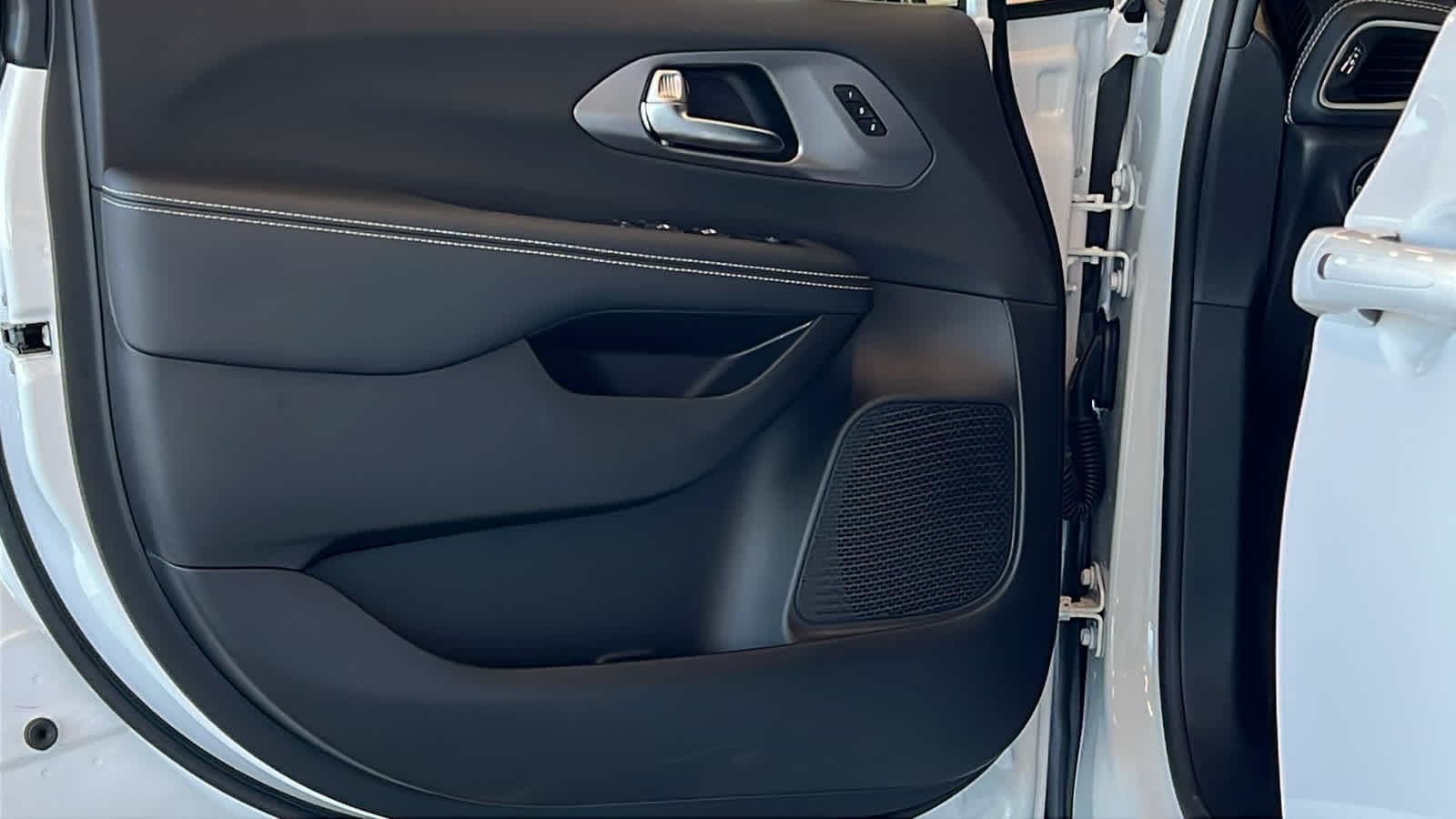 Thumbnail: 2026 Chrysler Pacifica - 23