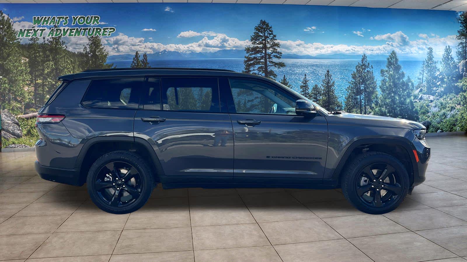 Thumbnail: 2023 Jeep Grand Cherokee - 4