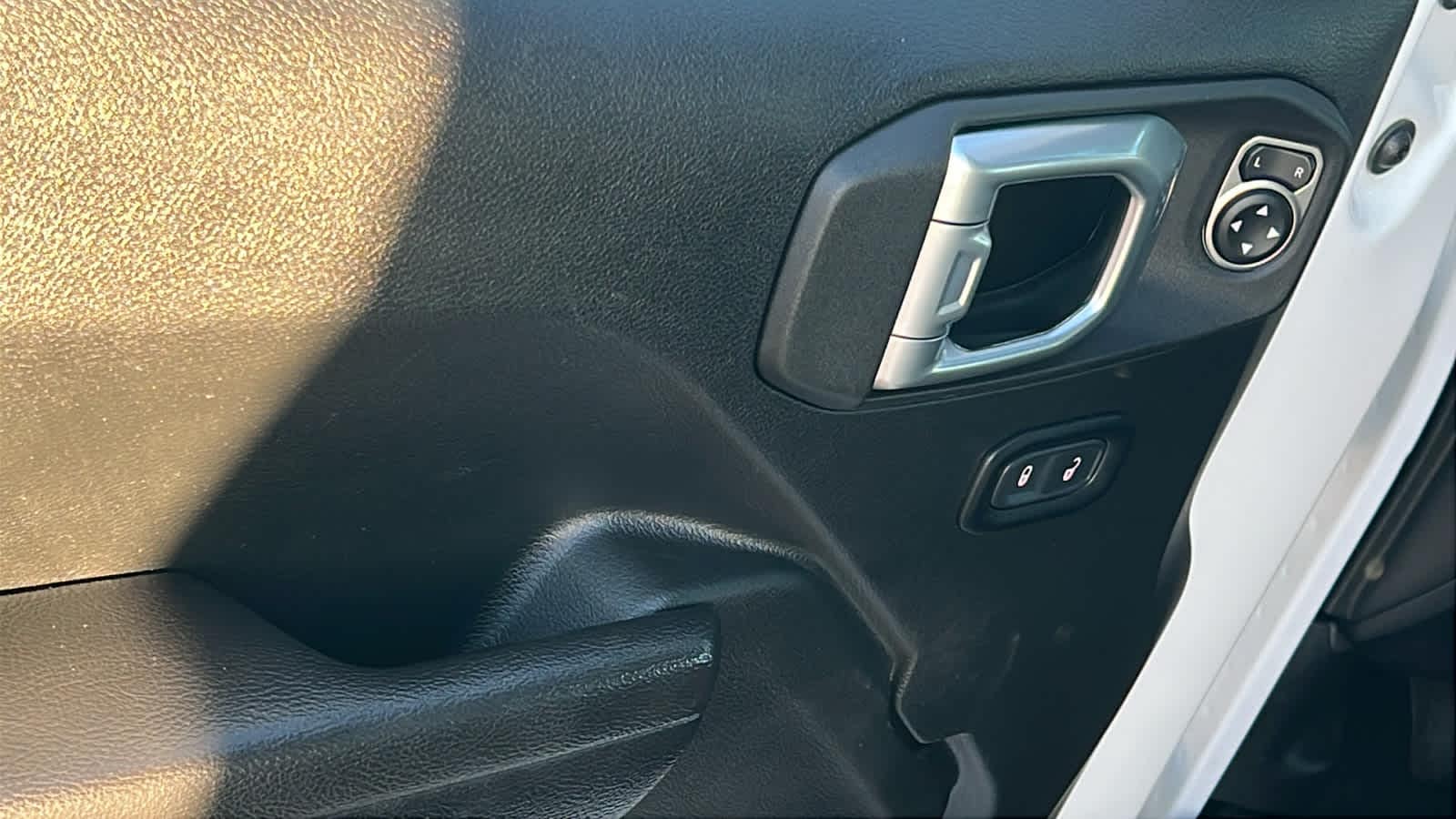 Thumbnail: 2021 Jeep Wrangler - 22