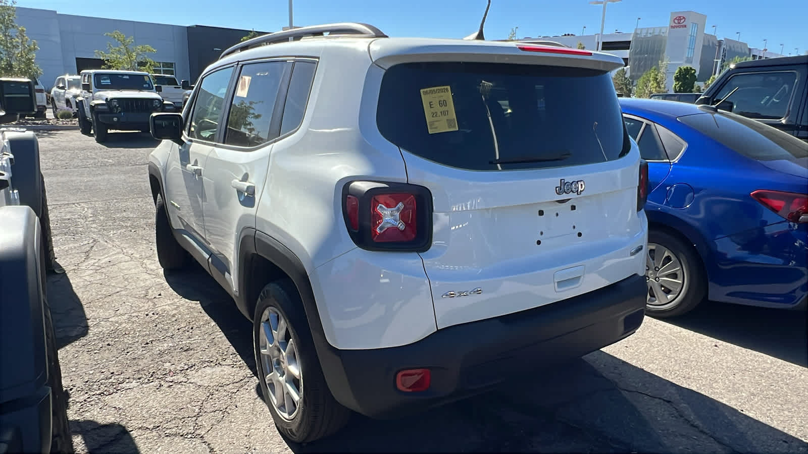 Thumbnail: 2022 Jeep Renegade - 9