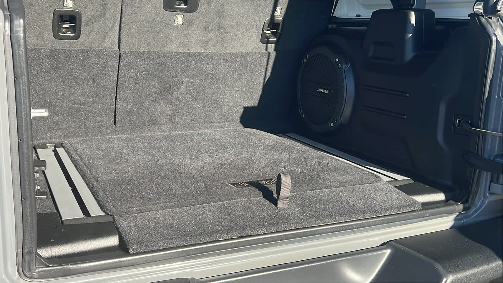 Thumbnail: 2021 Jeep Wrangler - 27