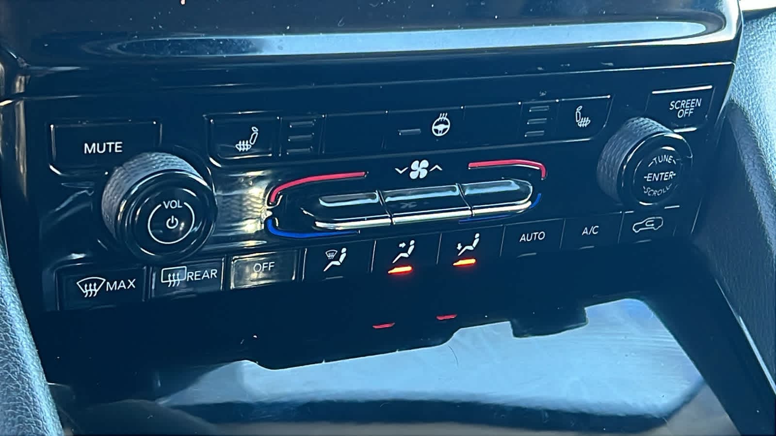 Thumbnail: 2013 Jeep Grand Cherokee - 14