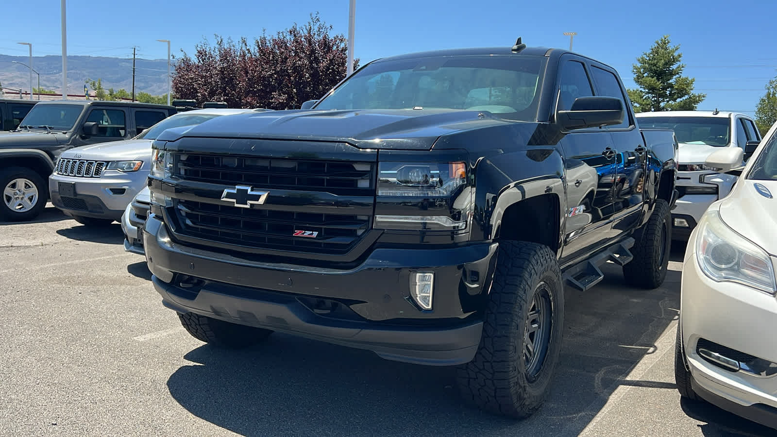 Thumbnail: 2017 Chevrolet Silverado 1500 - 1