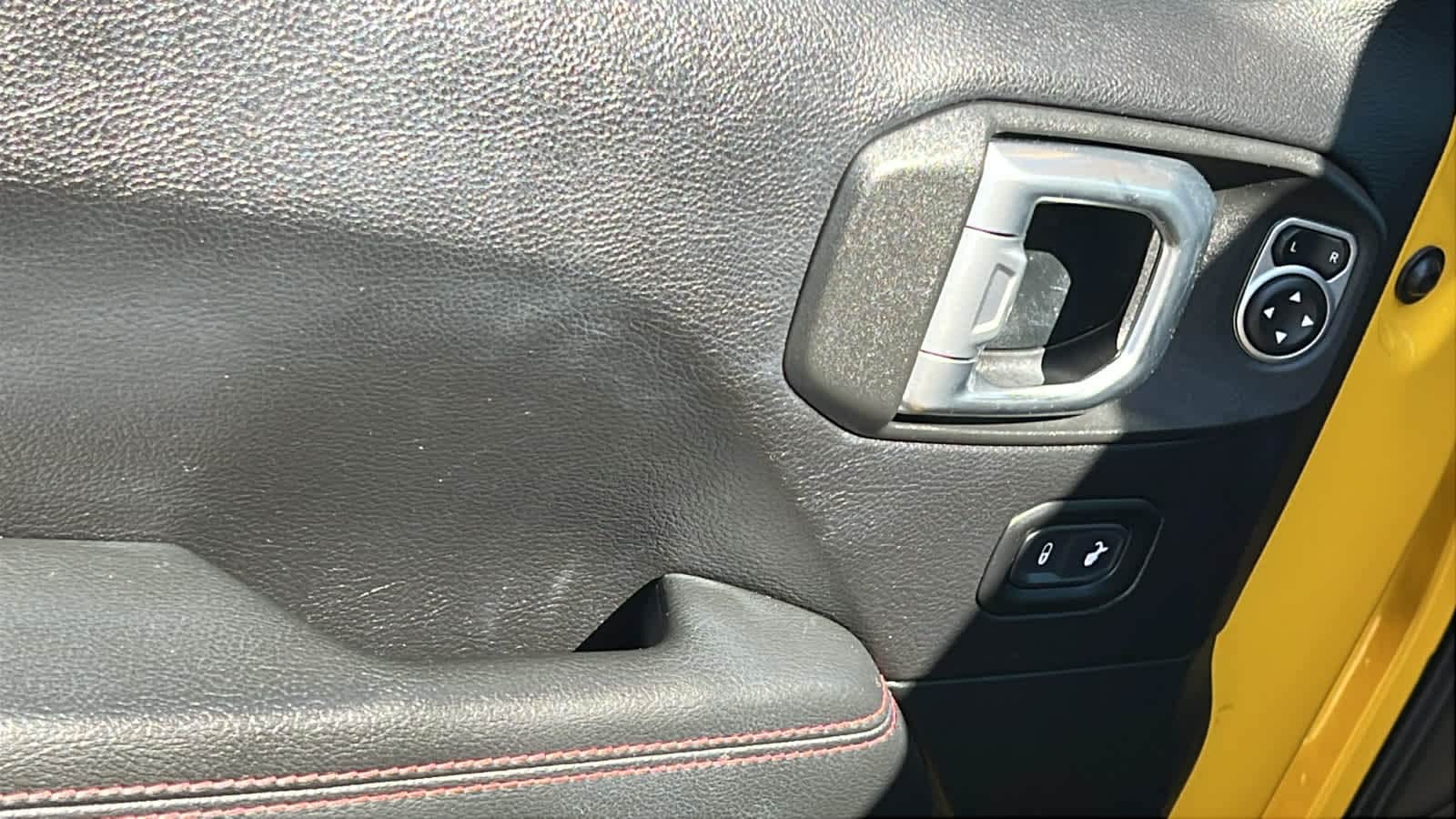 Thumbnail: 2019 Jeep Wrangler - 22