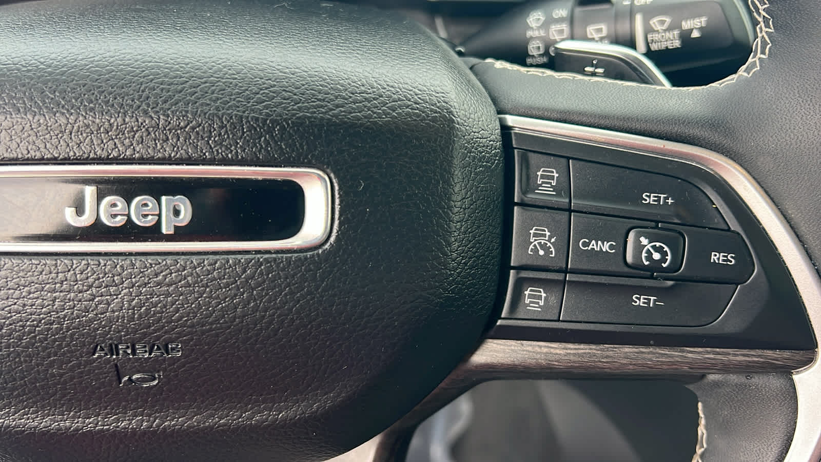 Thumbnail: 2023 Jeep Grand Cherokee - 20