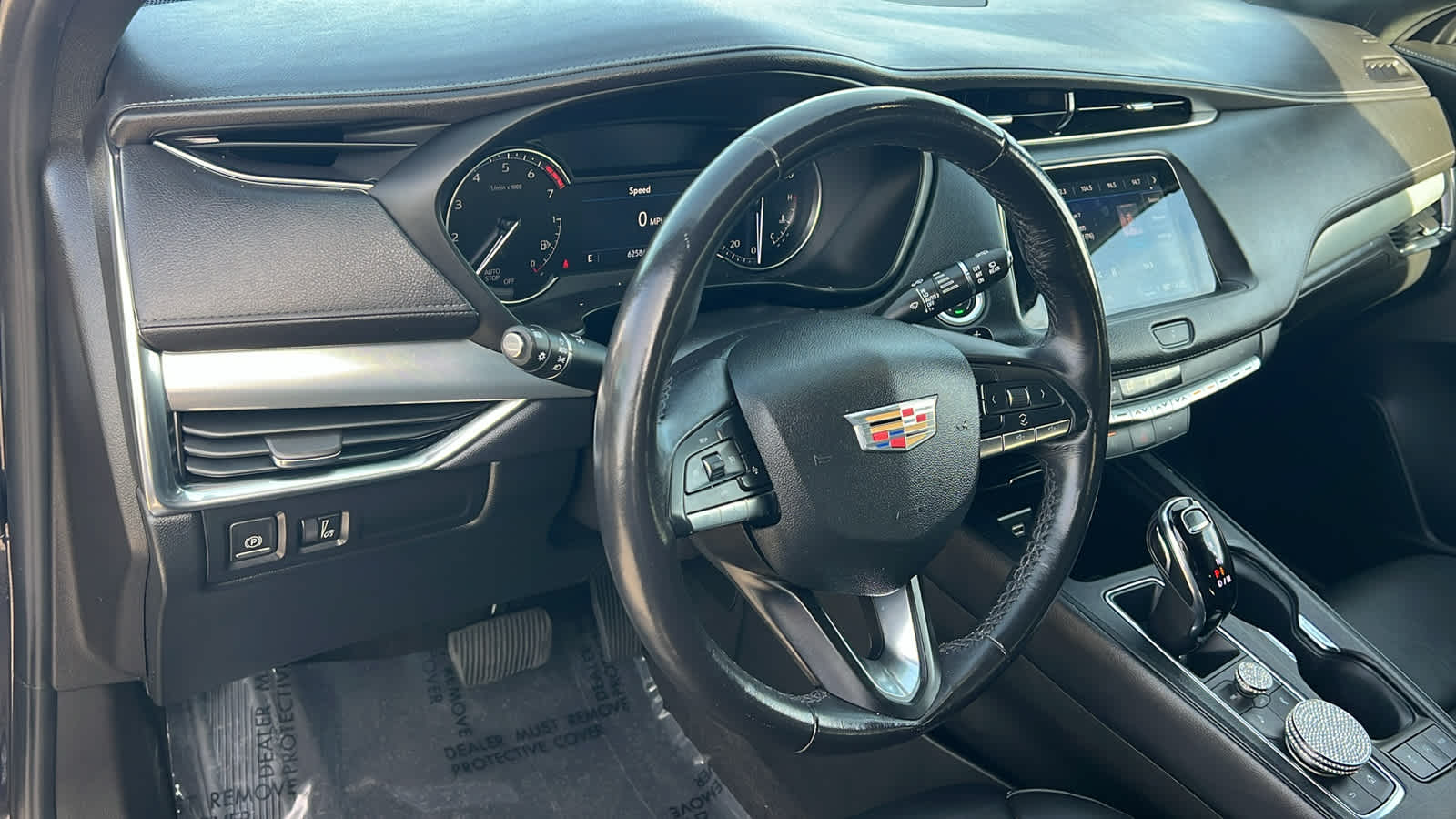 Thumbnail: 2023 Cadillac XT4 - 10