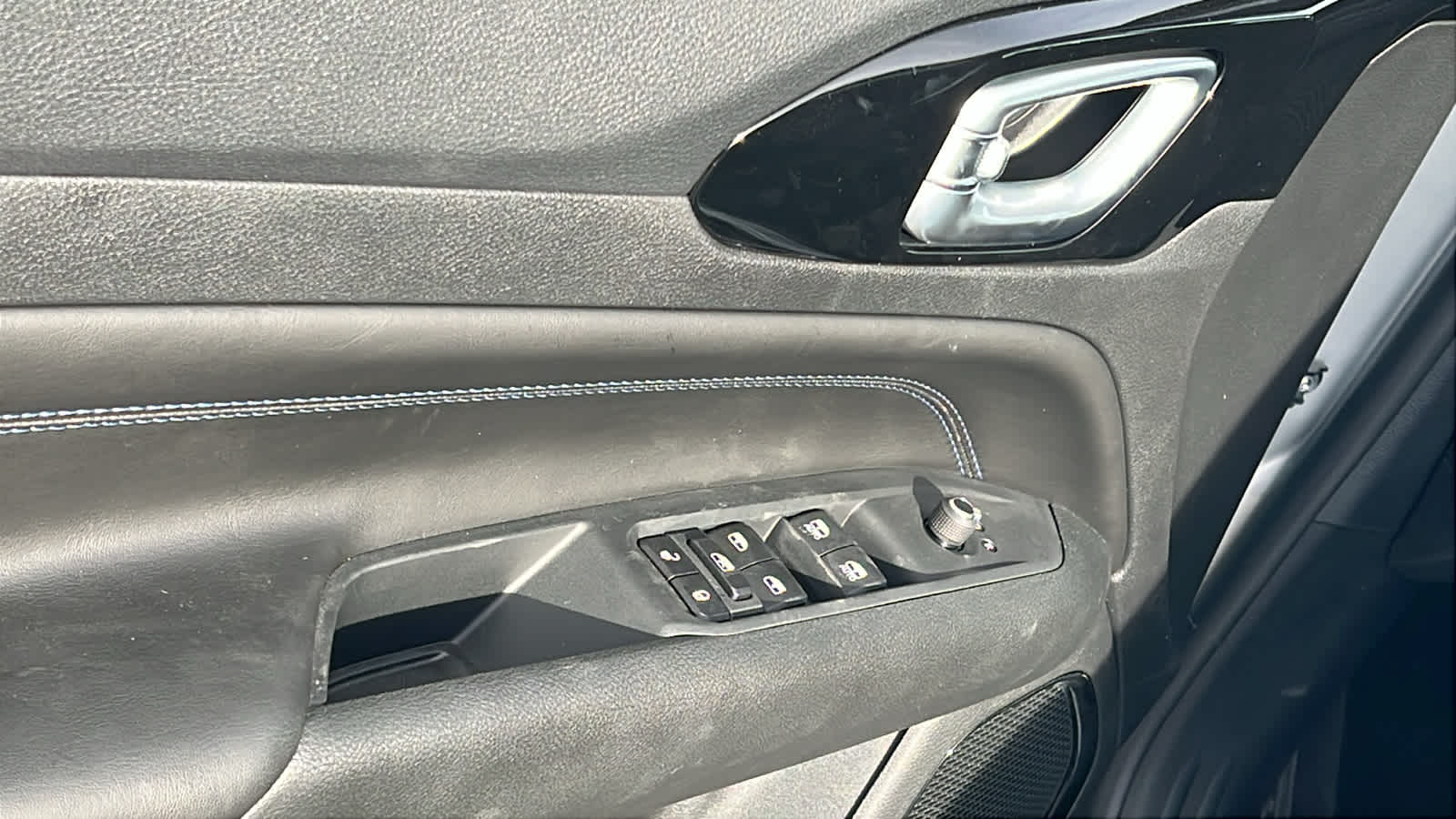 Thumbnail: 2026 Jeep Compass - 22