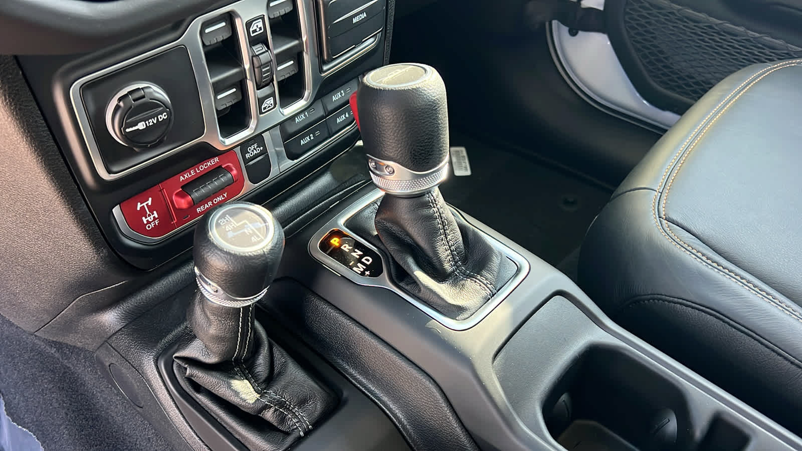 Thumbnail: 2026 Jeep Gladiator - 13