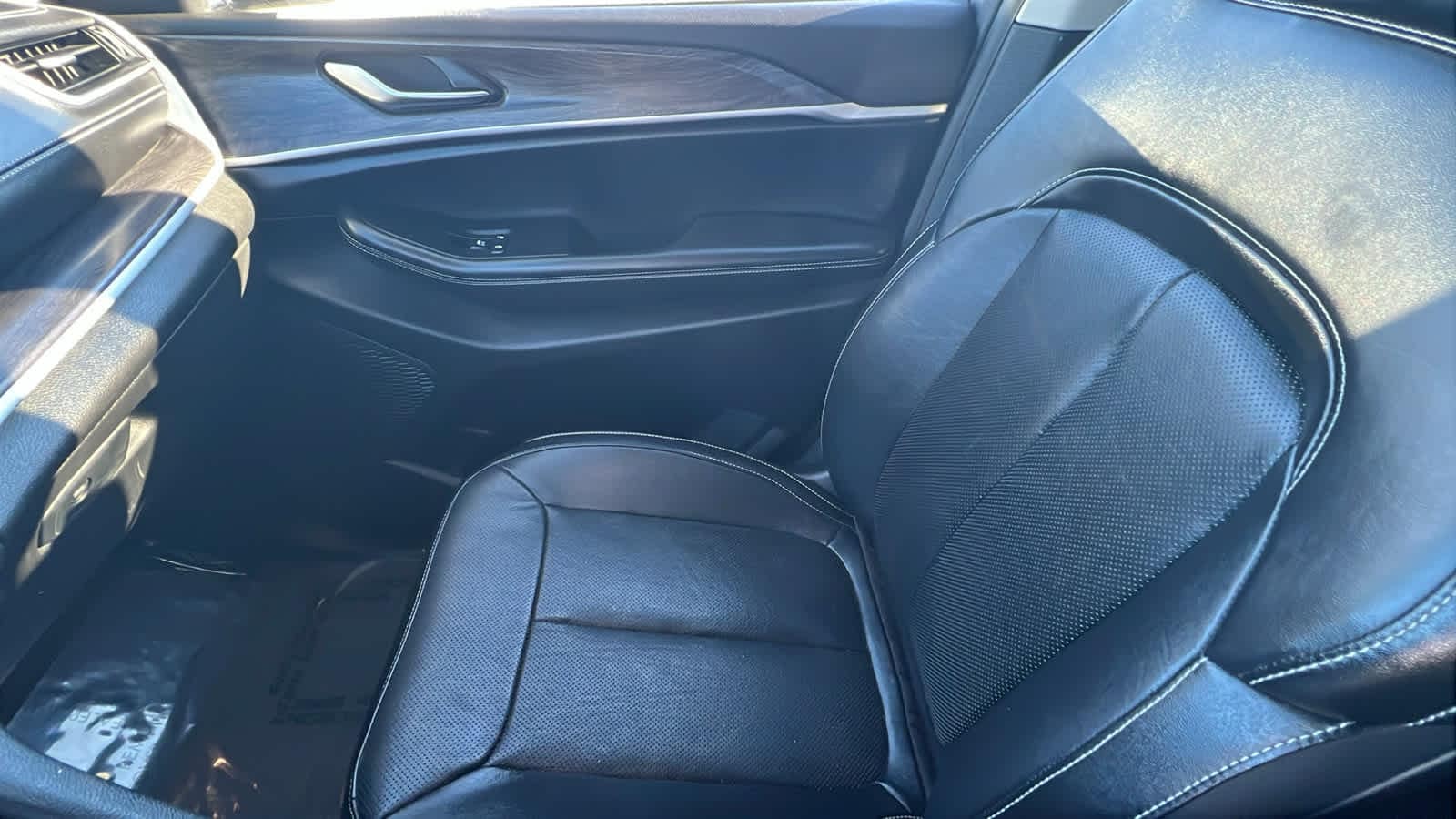 Thumbnail: 2023 Jeep Grand Cherokee - 12