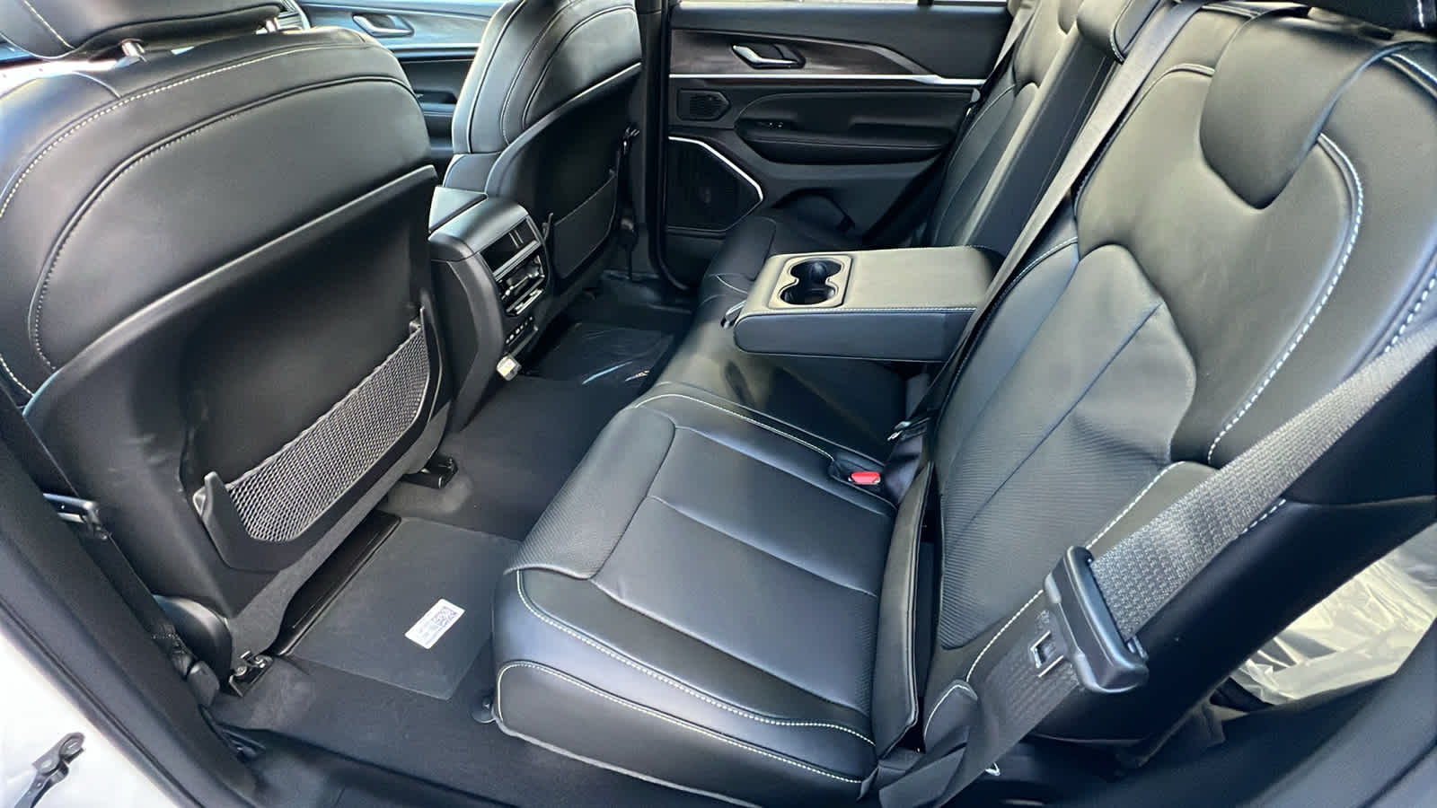 Thumbnail: 2026 Jeep Grand Cherokee - 24