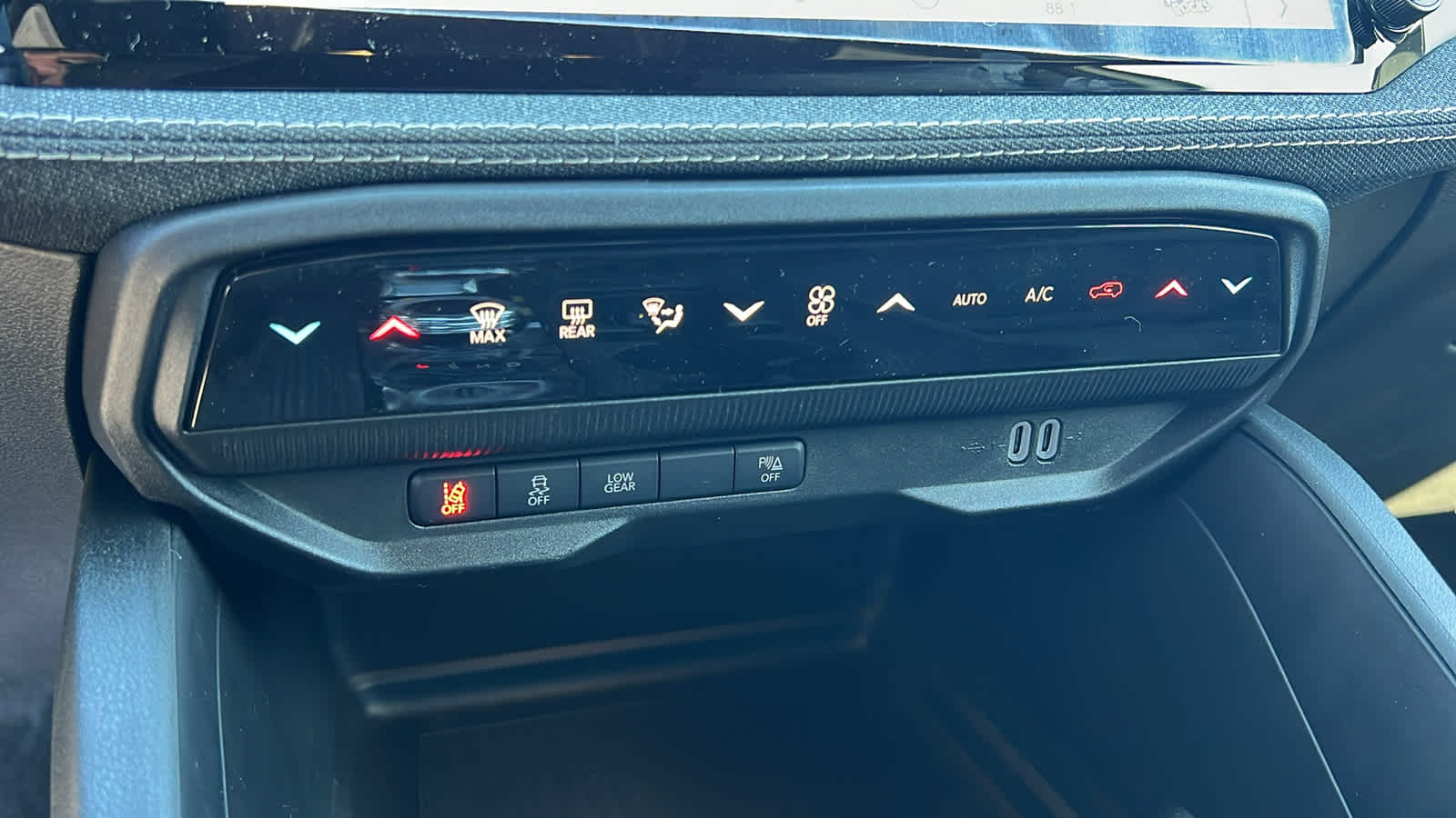 Thumbnail: 2026 Jeep Cherokee - 14