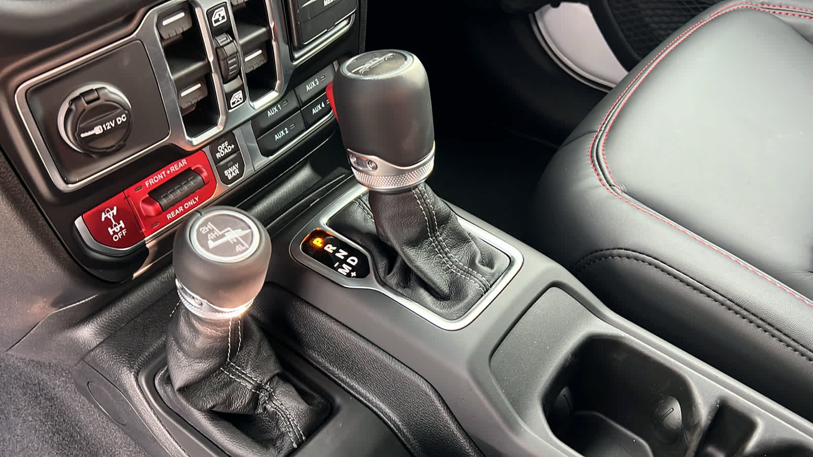 Thumbnail: 2026 Jeep Gladiator - 13