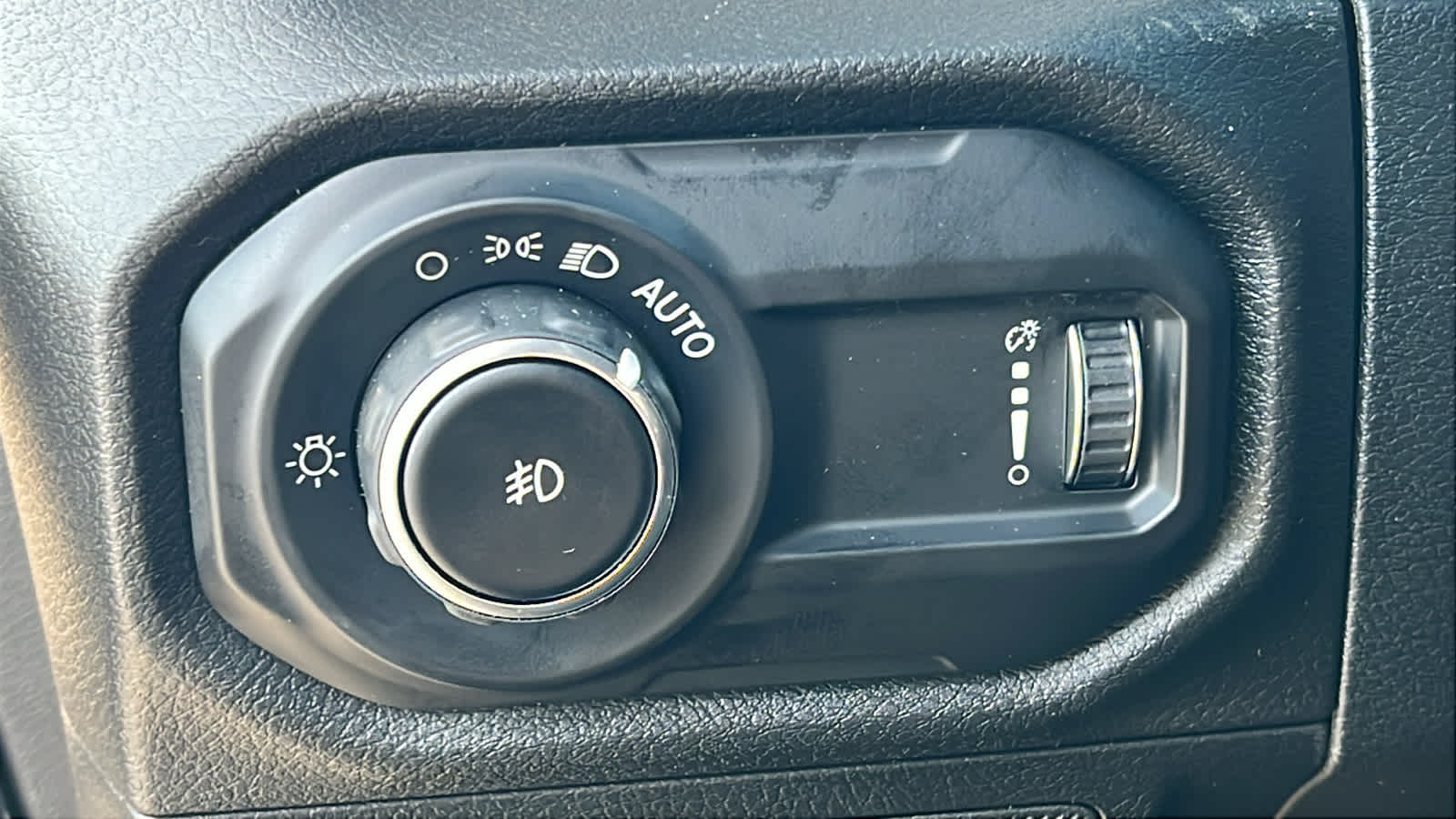 Thumbnail: 2025 Jeep Wrangler - 28