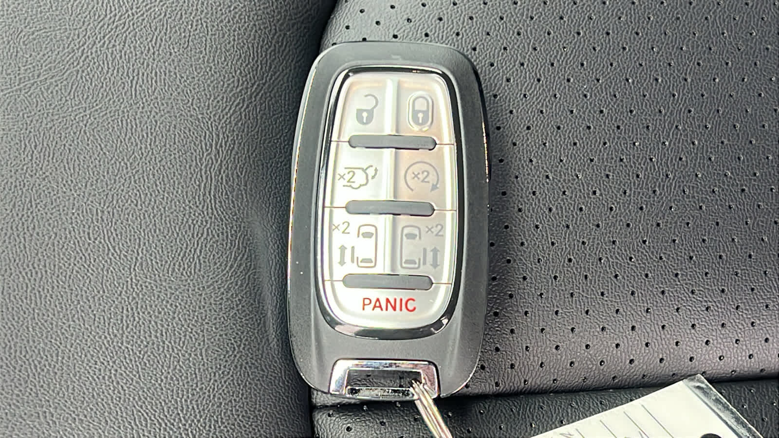 Thumbnail: 2026 Chrysler Pacifica - 29