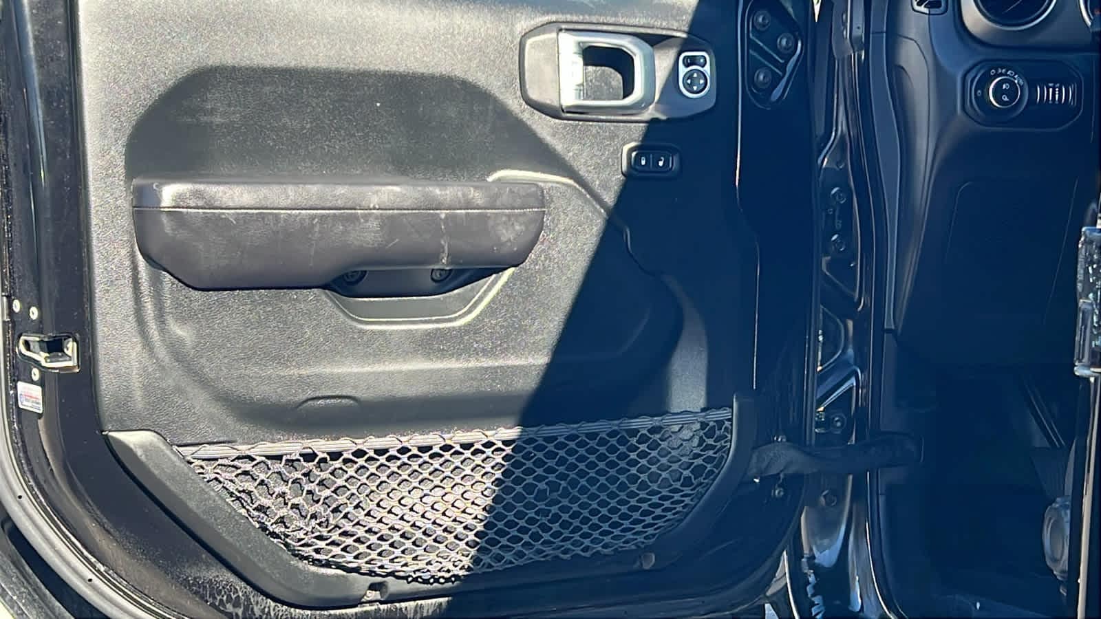 Thumbnail: 2020 Jeep Gladiator - 23