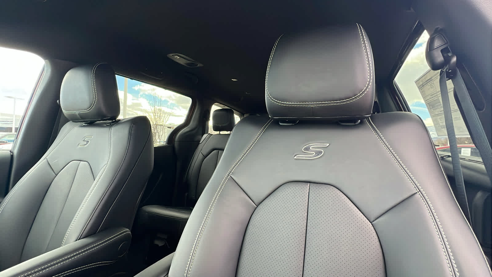 Thumbnail: 2026 Chrysler Pacifica - 11