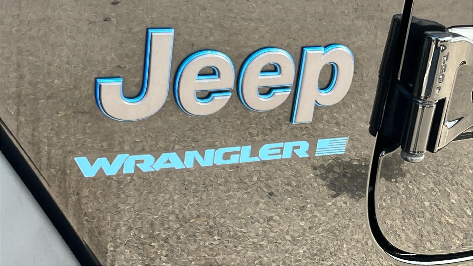 Thumbnail: 2023 Jeep Wrangler - 28