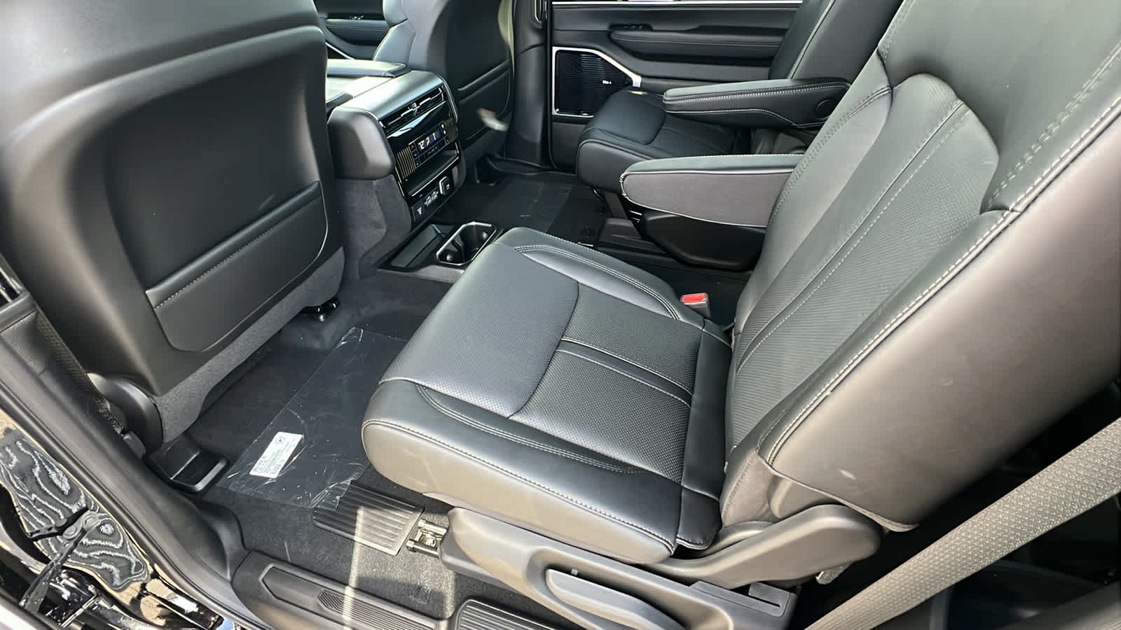 Thumbnail: 2026 Jeep Grand Wagoneer L - 24