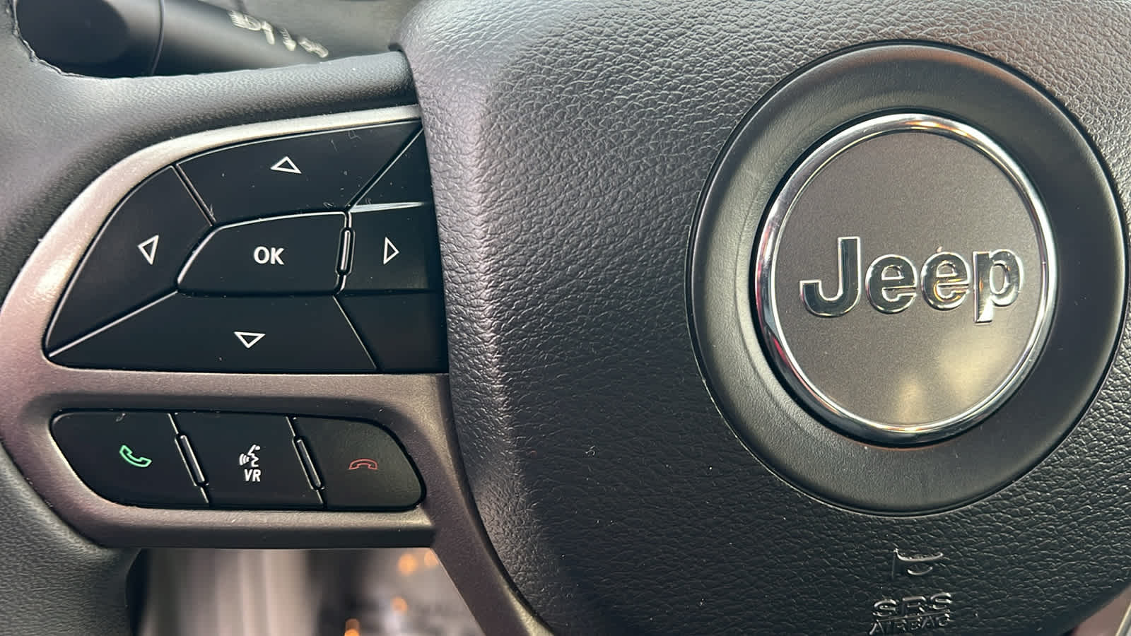 Thumbnail: 2022 Jeep Cherokee - 19