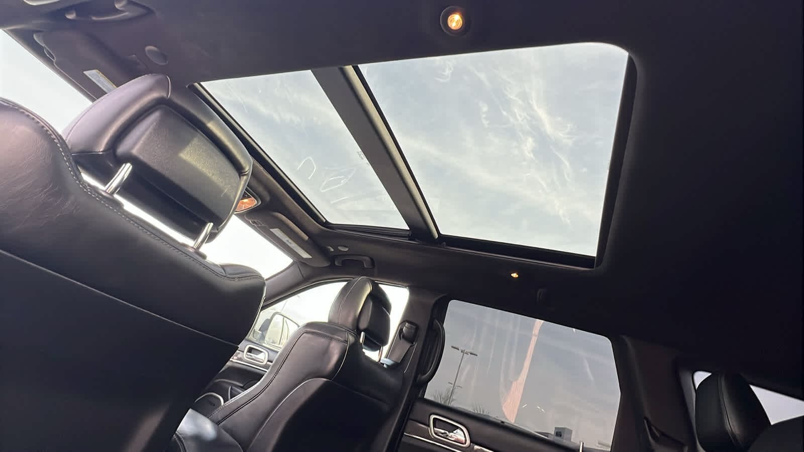 Thumbnail: 2020 Jeep Grand Cherokee - 31