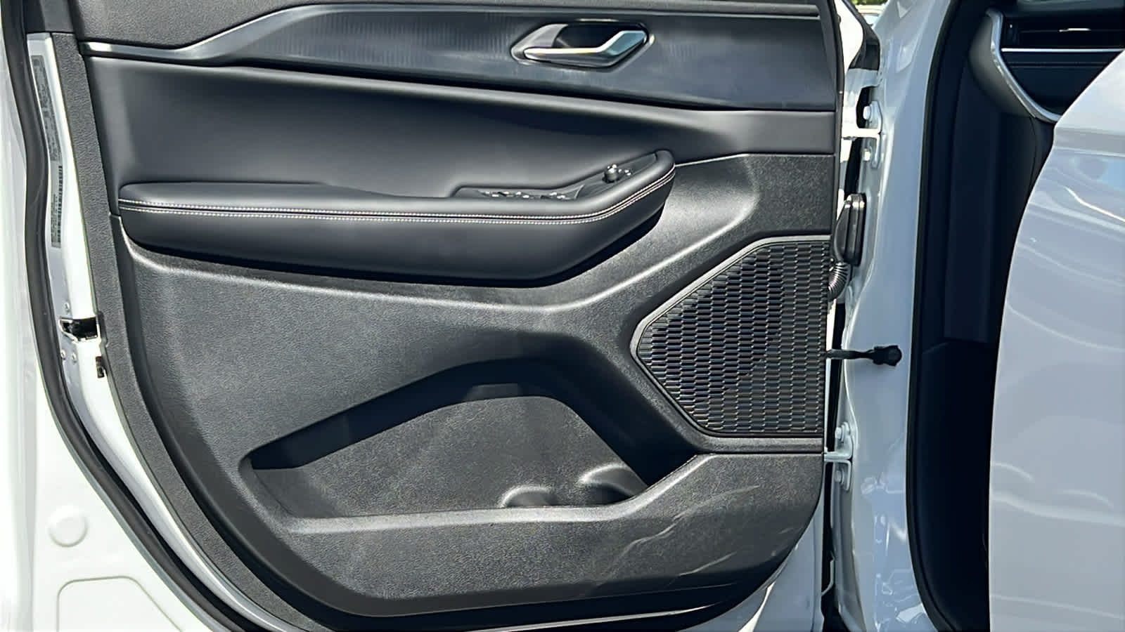 Thumbnail: 2025 Jeep Grand Cherokee L - 23