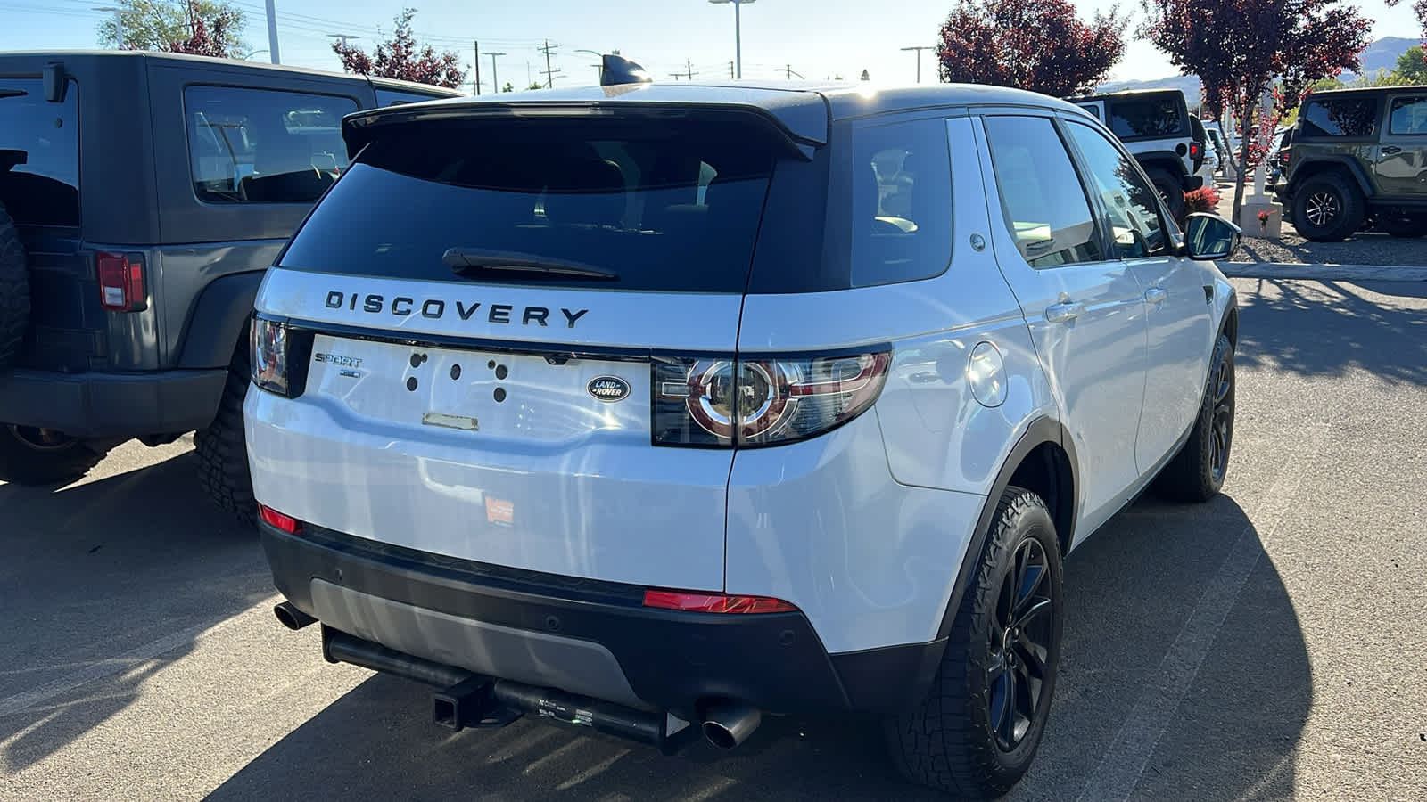Thumbnail: 2017 Land Rover Discovery Sport - 7