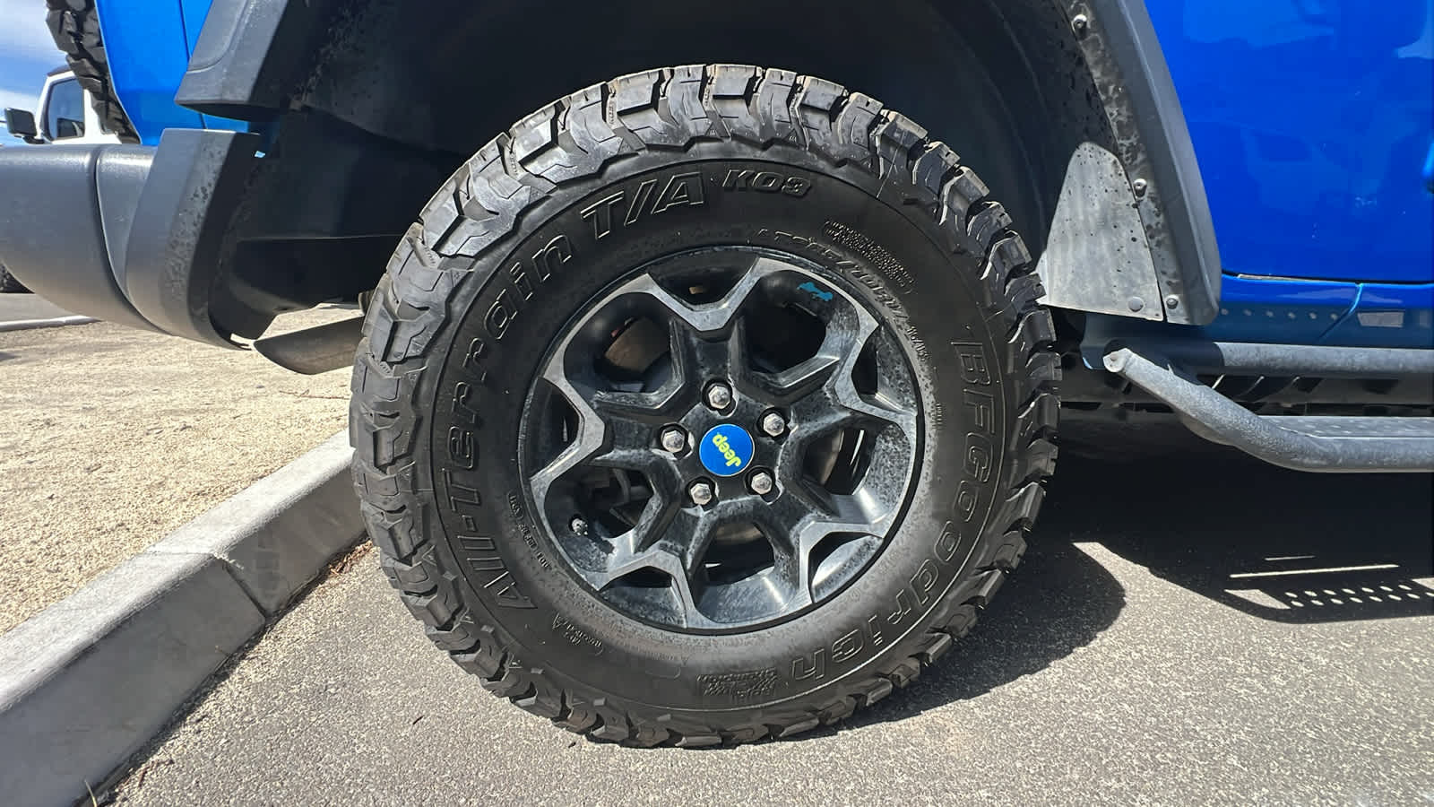 Thumbnail: 2022 Jeep Wrangler - 9