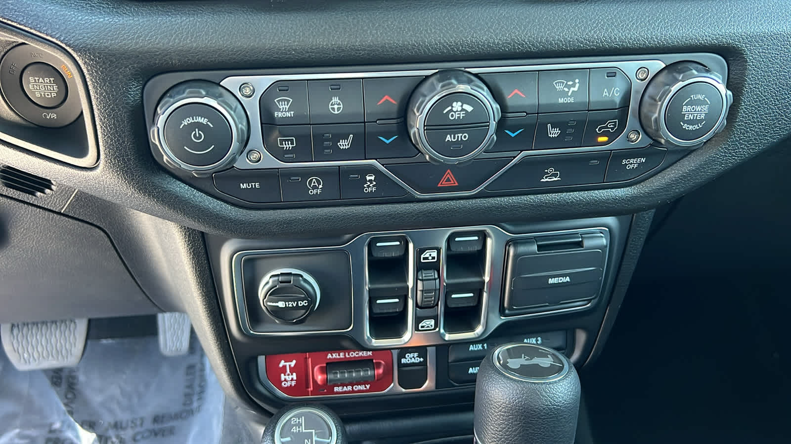 Thumbnail: 2026 Jeep Wrangler - 14