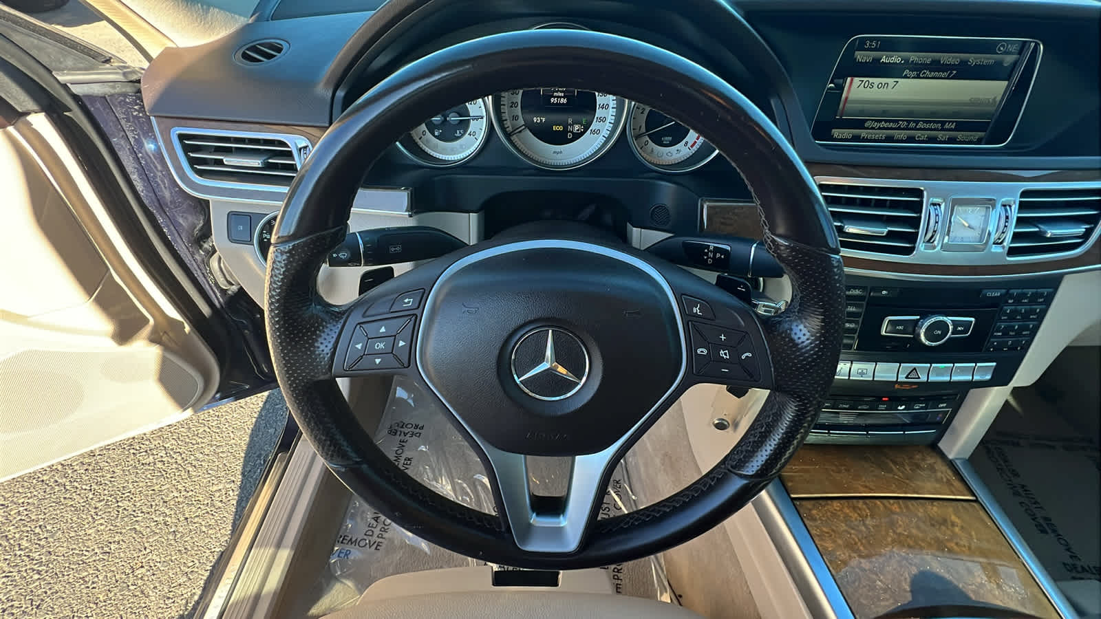 Thumbnail: 2014 Mercedes-Benz E-Class - 18