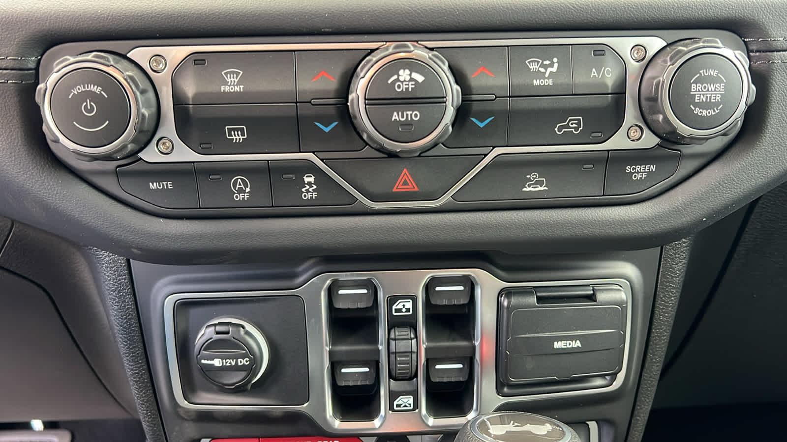 Thumbnail: 2026 Jeep Wrangler - 14