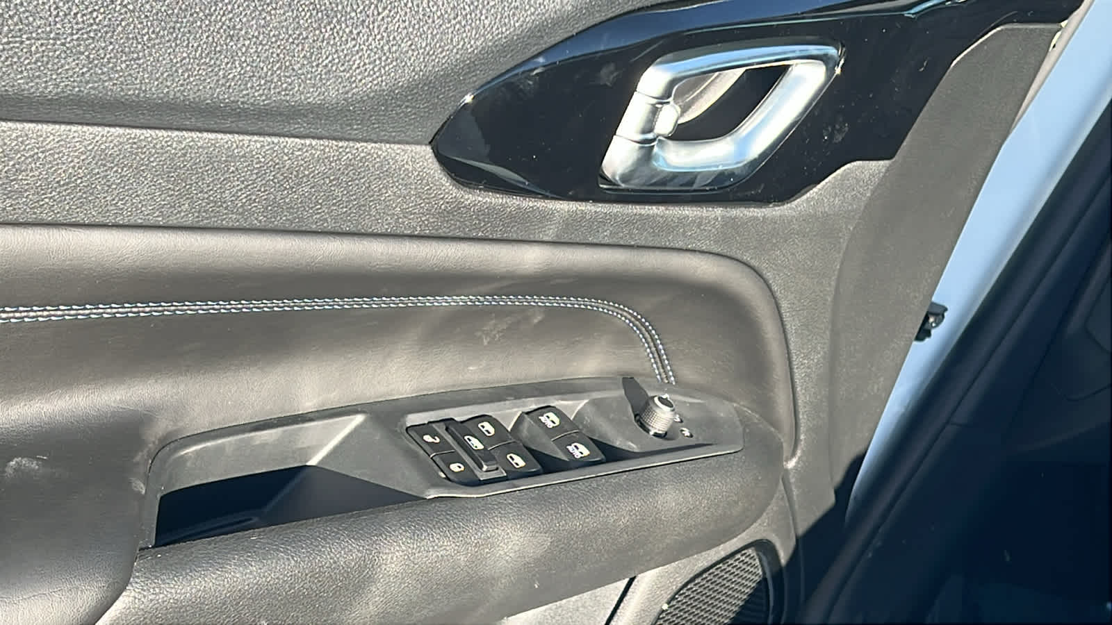 Thumbnail: 2026 Jeep Compass - 22