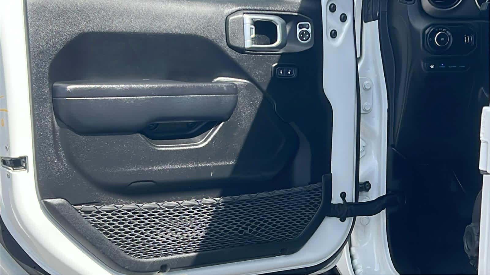 Thumbnail: 2023 Jeep Wrangler - 23