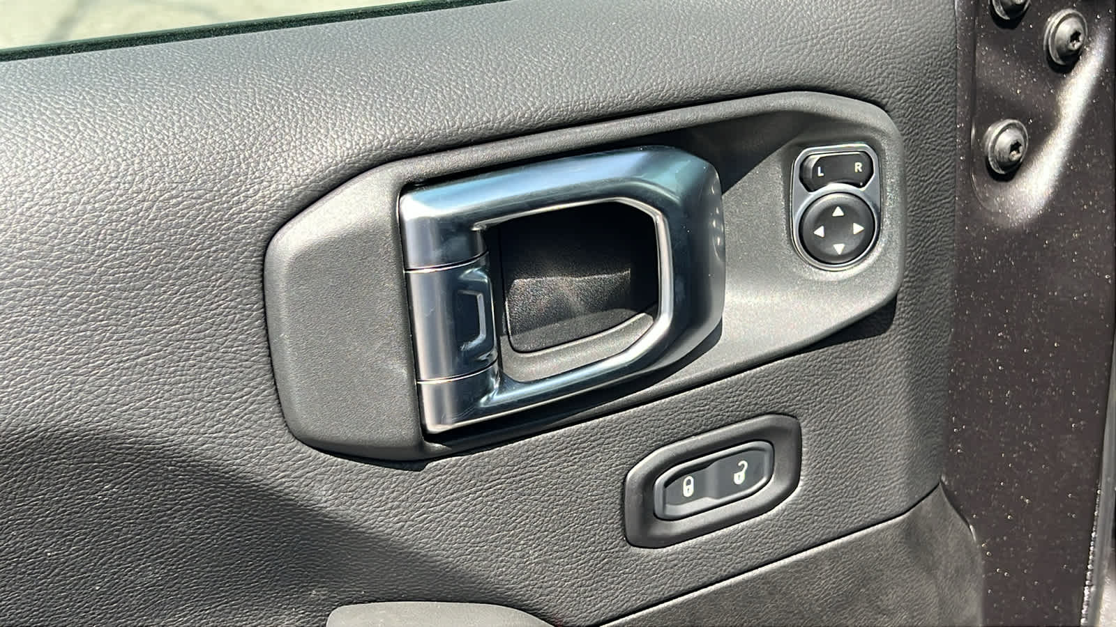 Thumbnail: 2025 Jeep Gladiator - 22