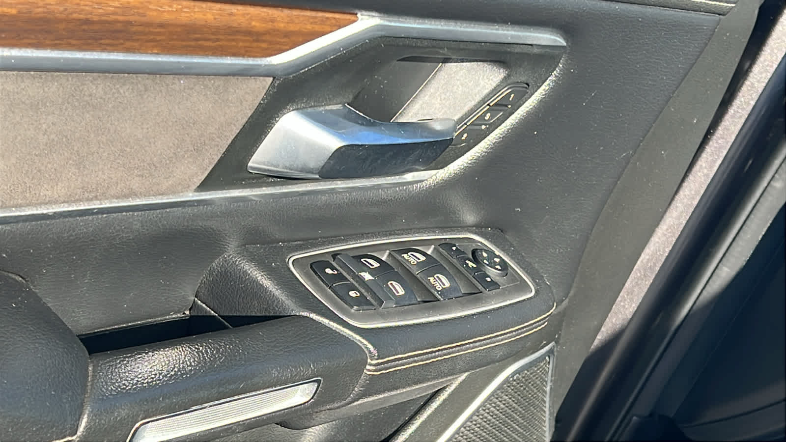 Thumbnail: 2022 RAM 1500 - 22