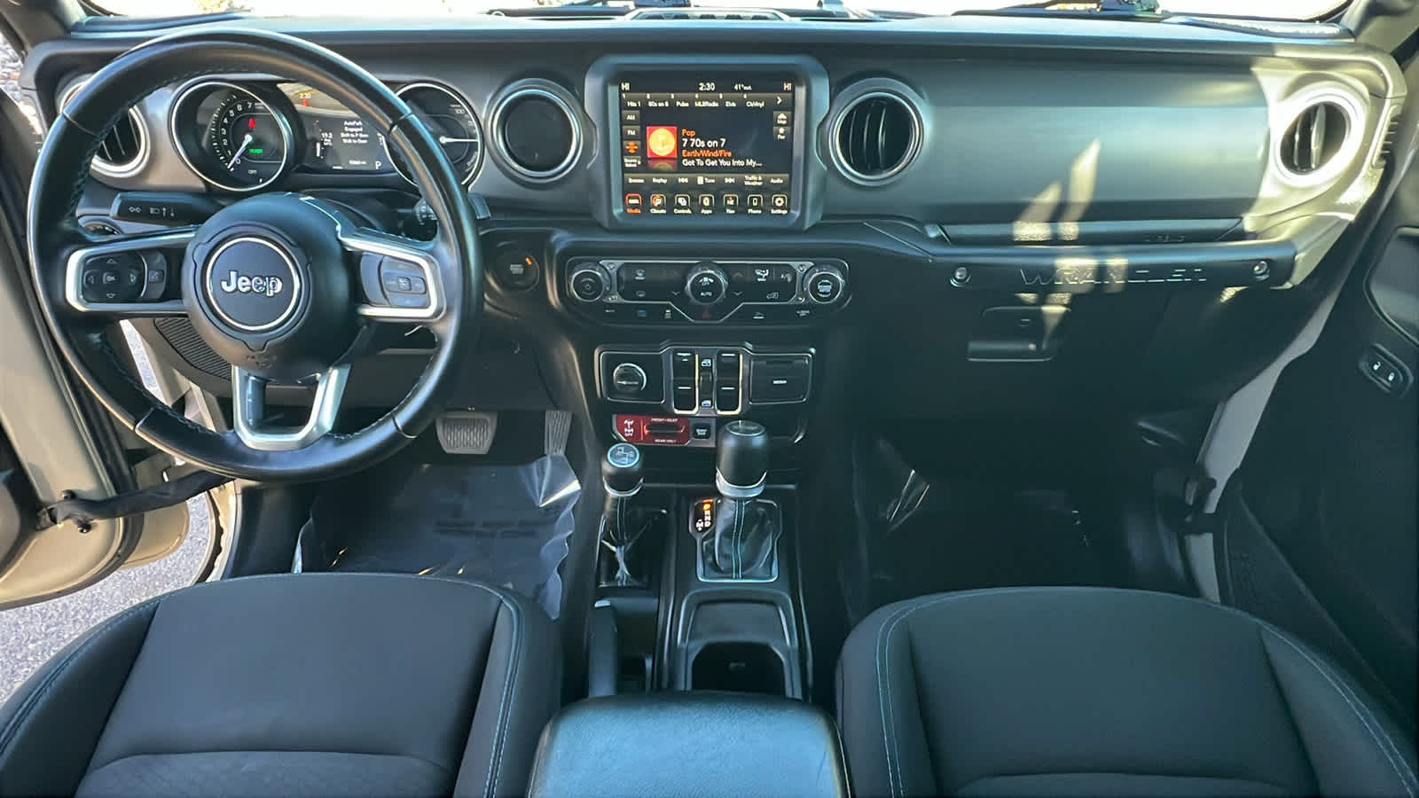 Thumbnail: 2022 Jeep Wrangler - 26