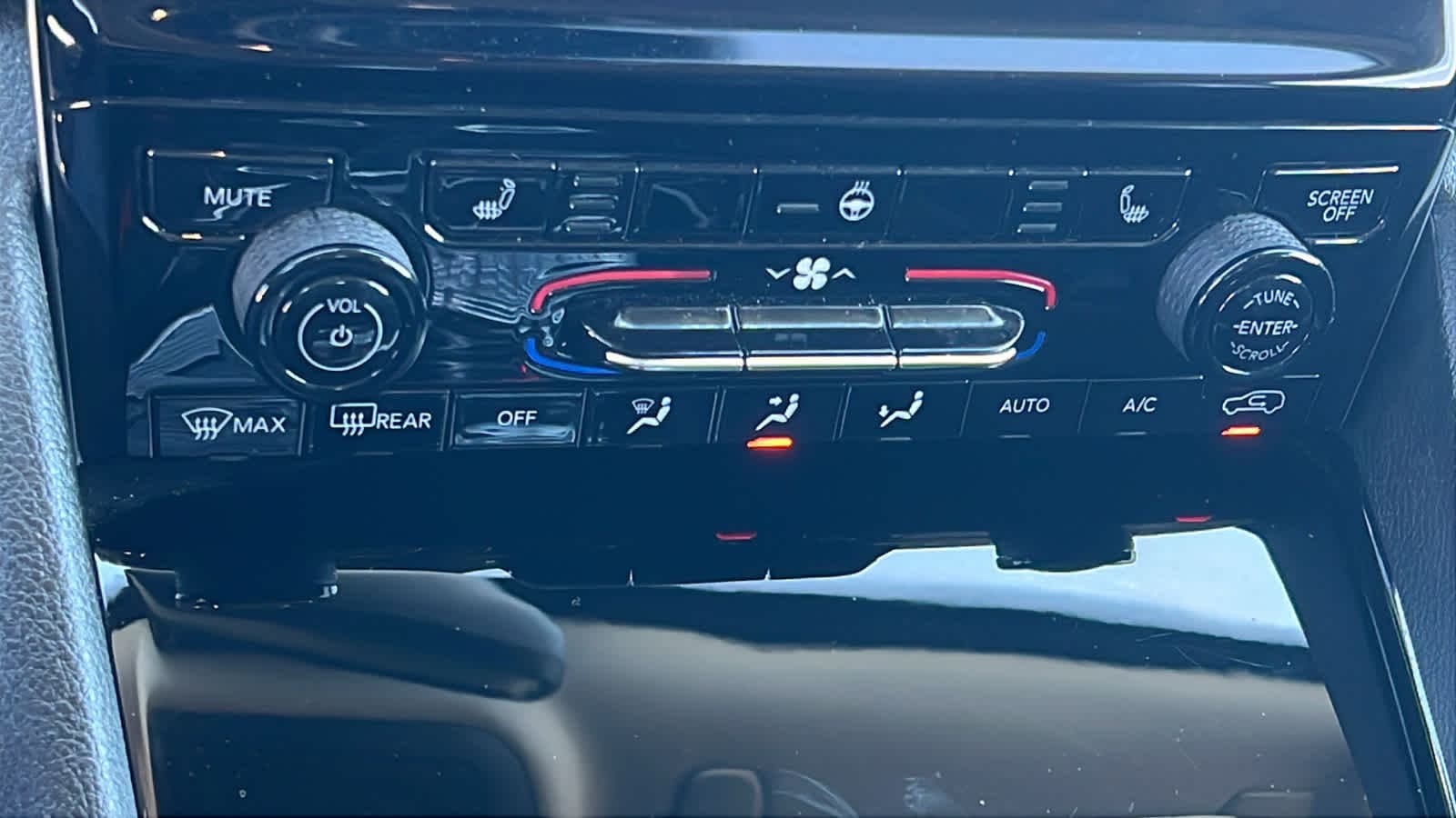 Thumbnail: 2023 Jeep Grand Cherokee - 14