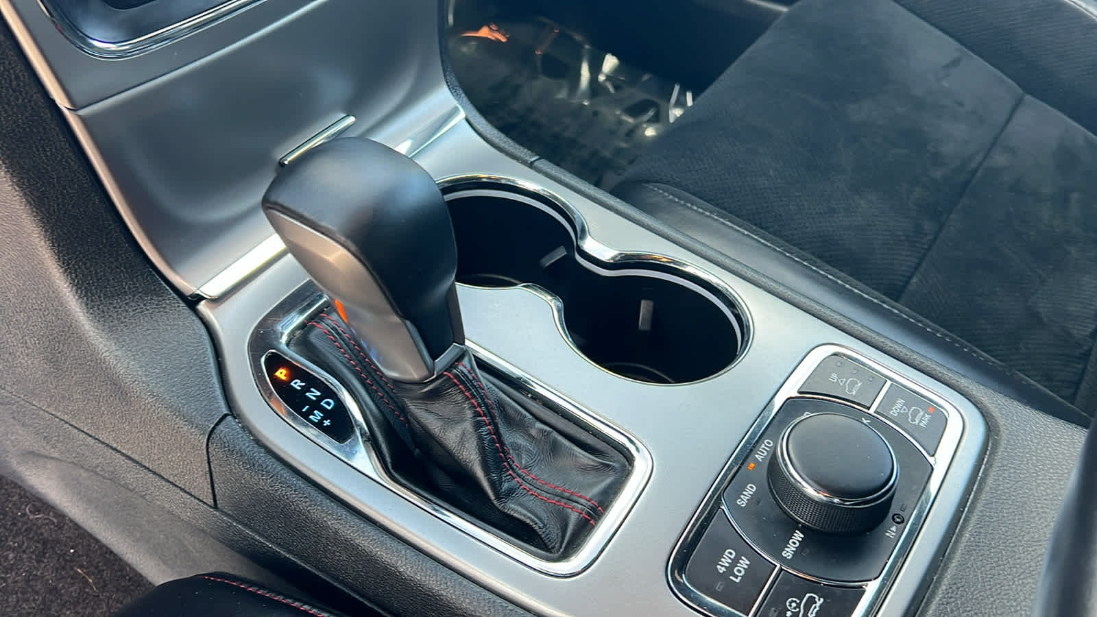 Thumbnail: 2018 Jeep Grand Cherokee - 13