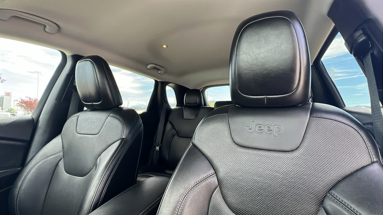 Thumbnail: 2023 Jeep Cherokee - 11