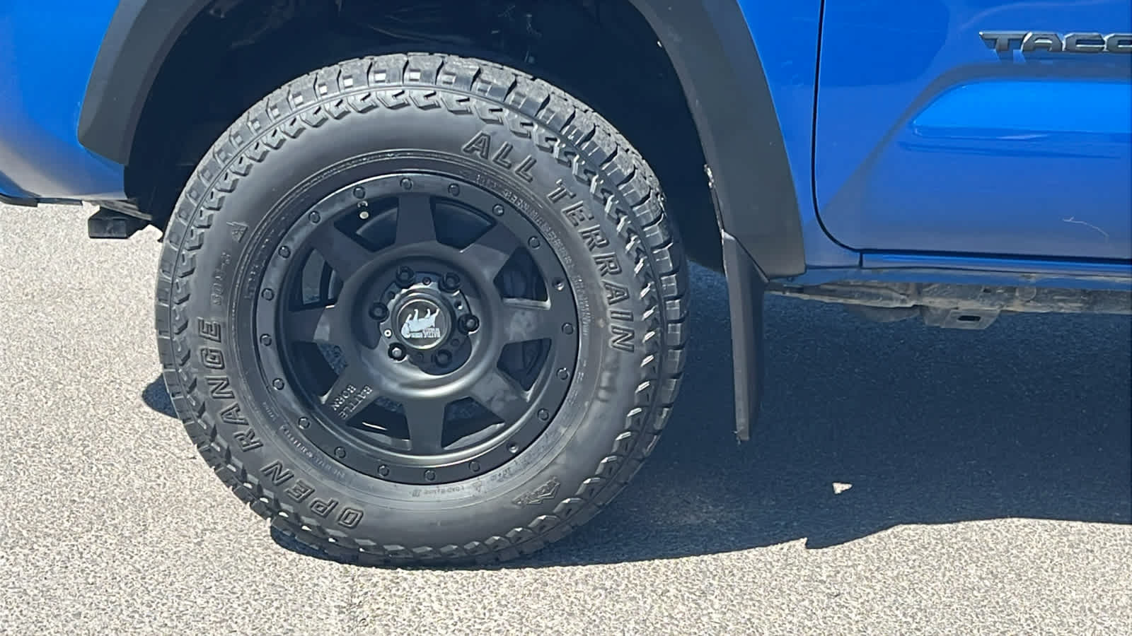Thumbnail: 2018 Toyota Tacoma - 8
