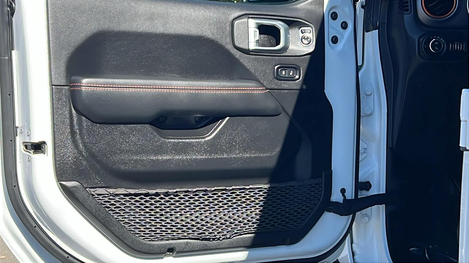 Thumbnail: 2022 Jeep Gladiator - 23